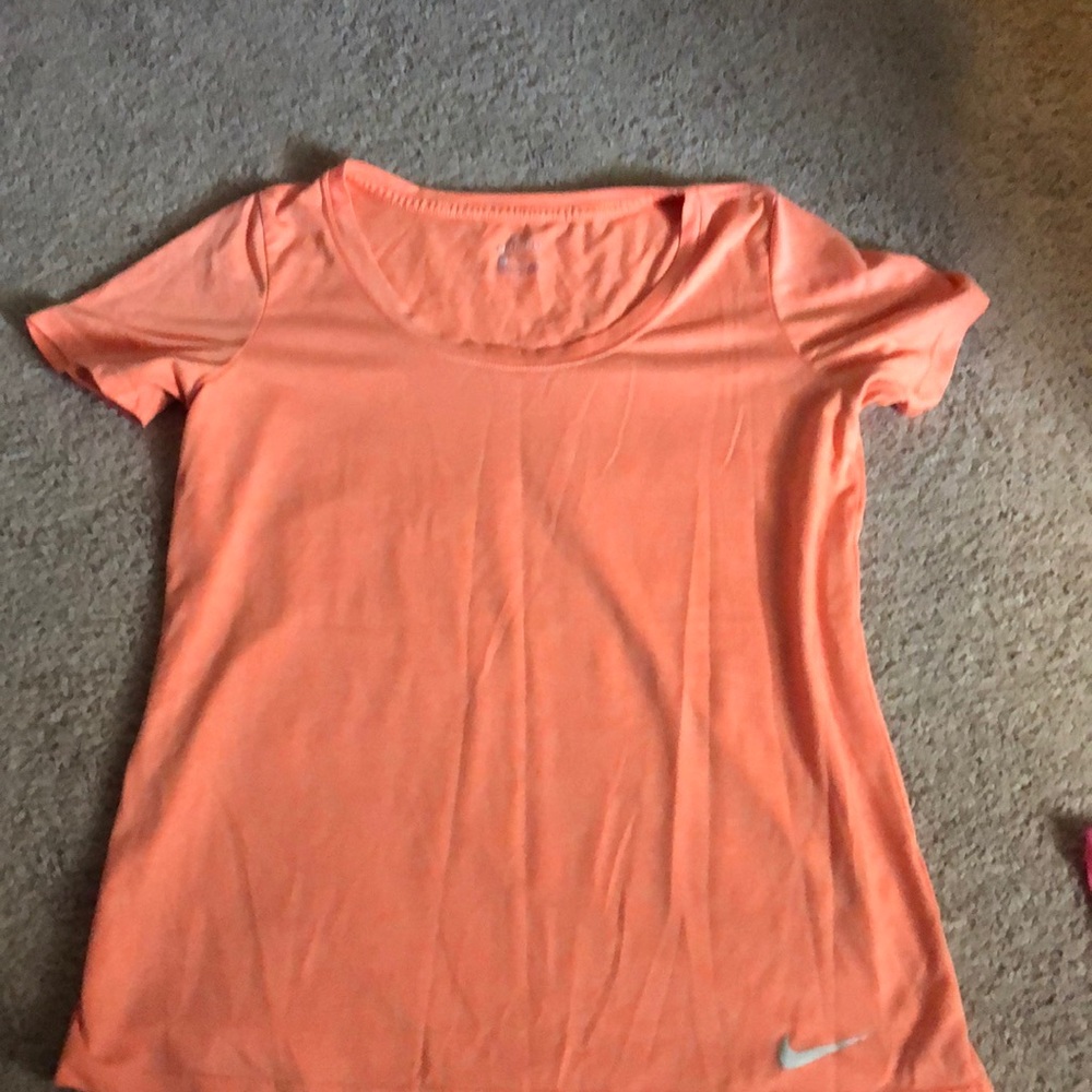 Nike dri fit !